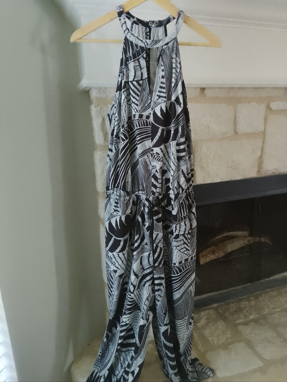 Athleta Monochrome Halter Wide-Leg Jumpsuit Sz6